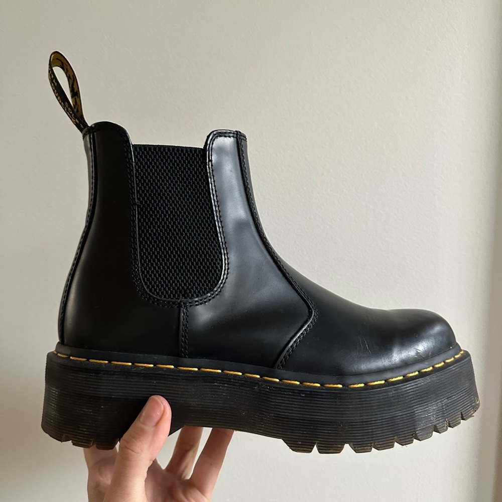 Doc Marten 2976 Platform Chelsea Boots - Picture 2 of 9